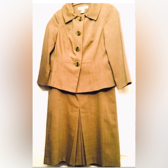 Banana Republic Dresses & Skirts - Stylish Banana Republic Skirt / Blazer Suit Size 2 ❤️